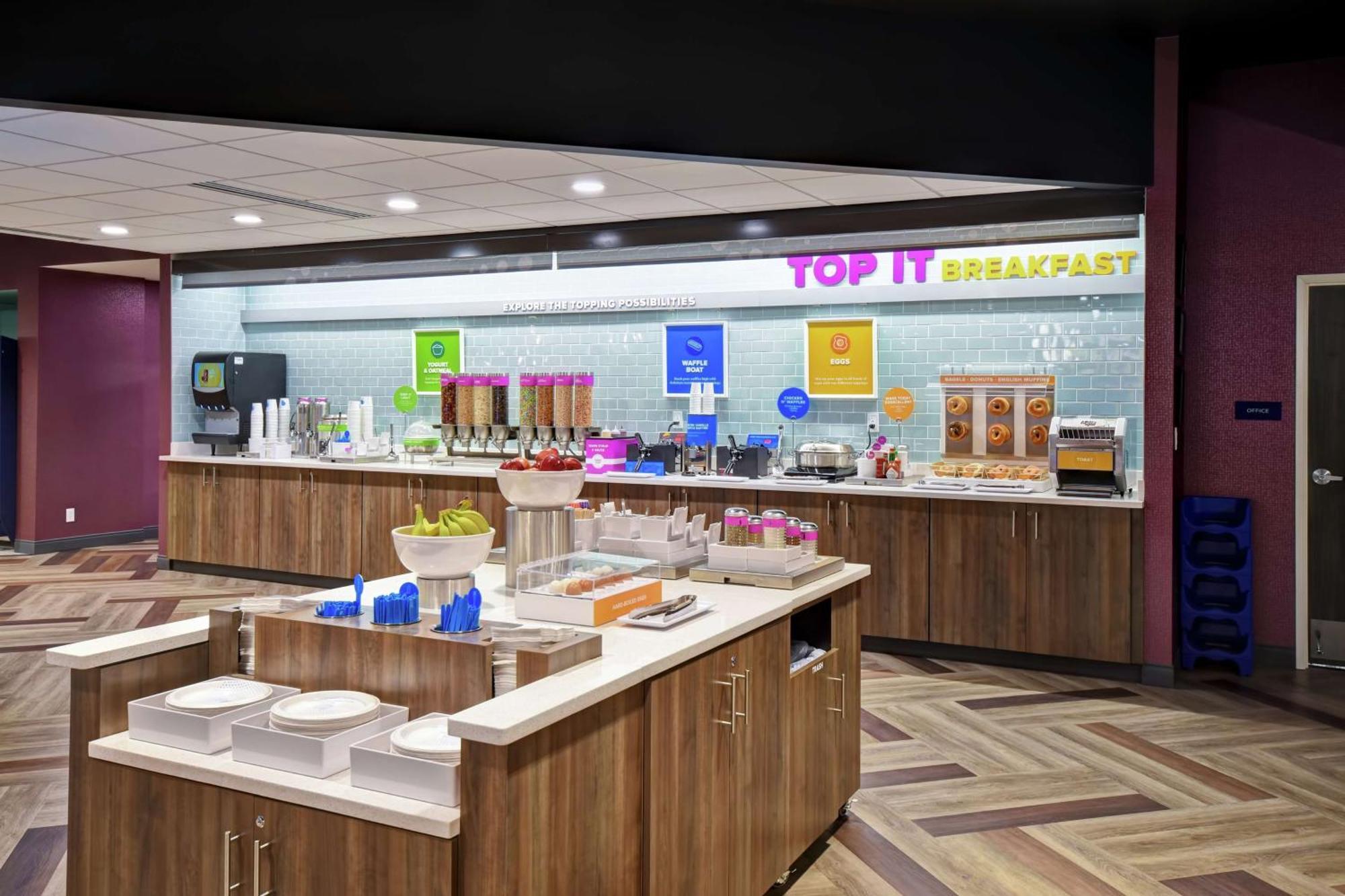 印第安纳州韦恩堡希尔顿特鲁酒店 外观 照片
